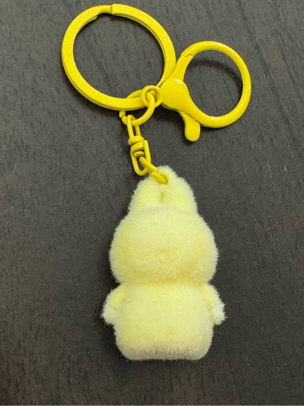 Yellow Labubu Keychain (4cm) - Picture 4 of 6